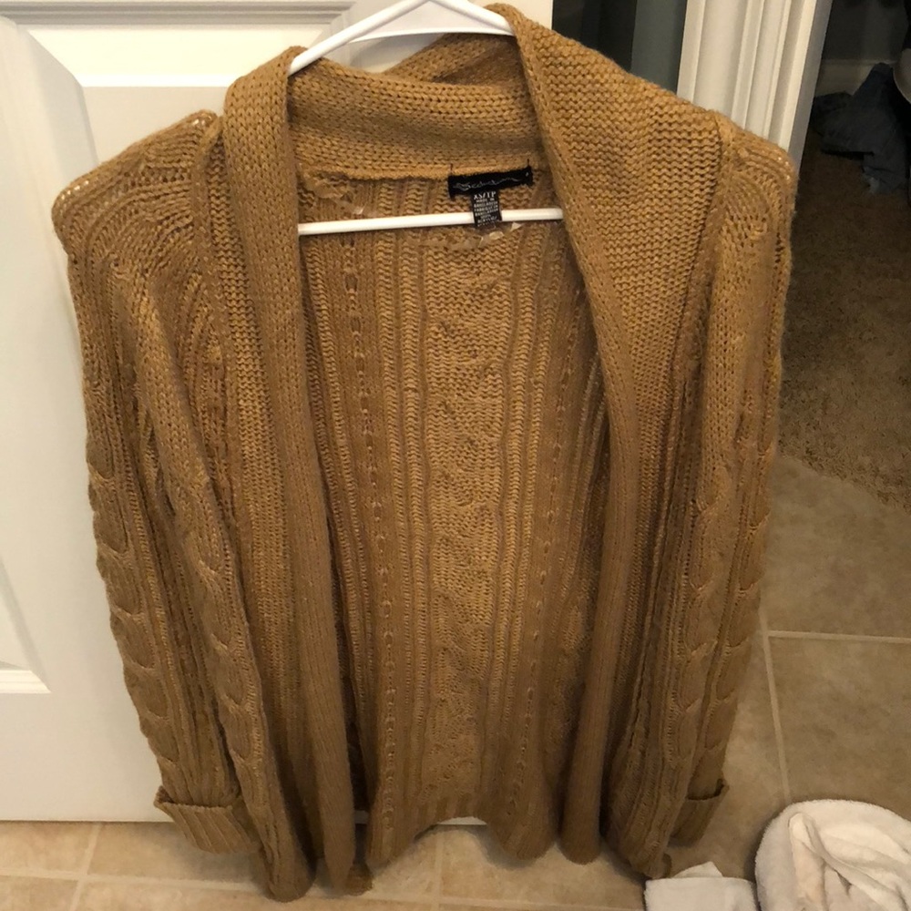 Cute cardigan!